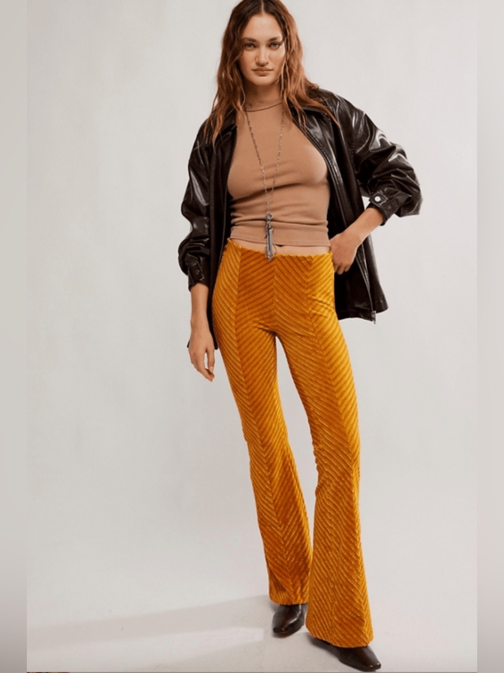 Free People Penny Pull On Velvet Flared Pants Size XS Bronzer Gold Retro Boho - Picture 4 of 15